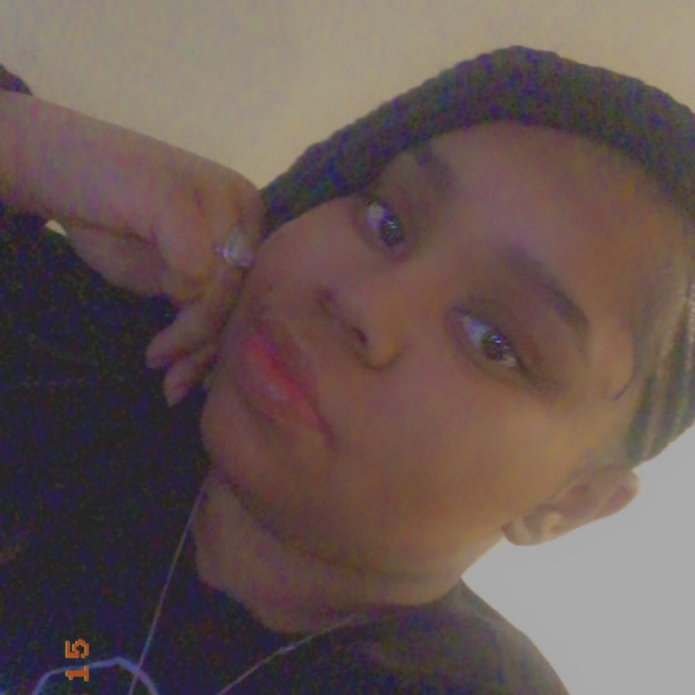 Meet your Posher, Junicia